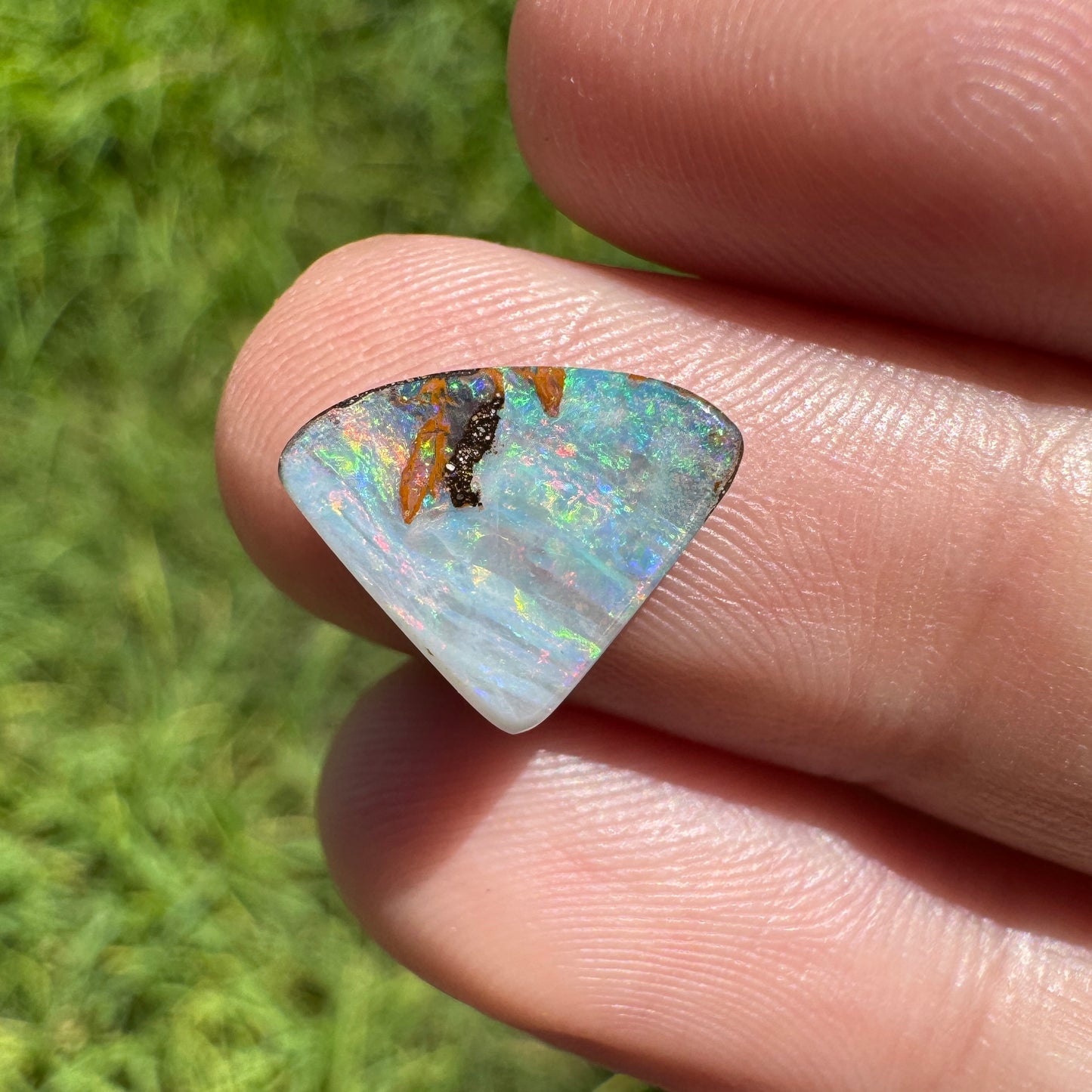 2.33 Ct small boulder opal