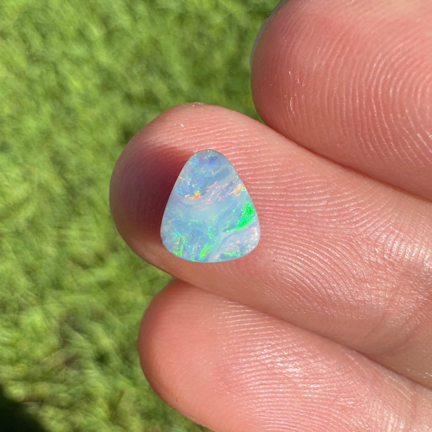1.14 Ct extra small boulder opal
