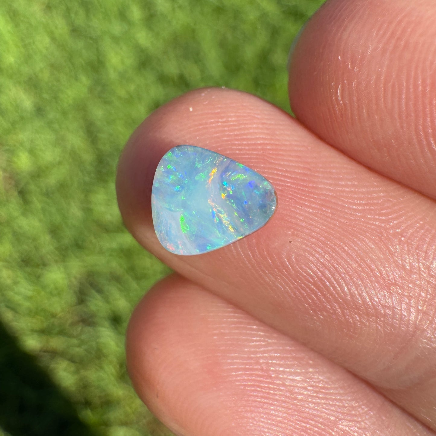 1.14 Ct extra small boulder opal