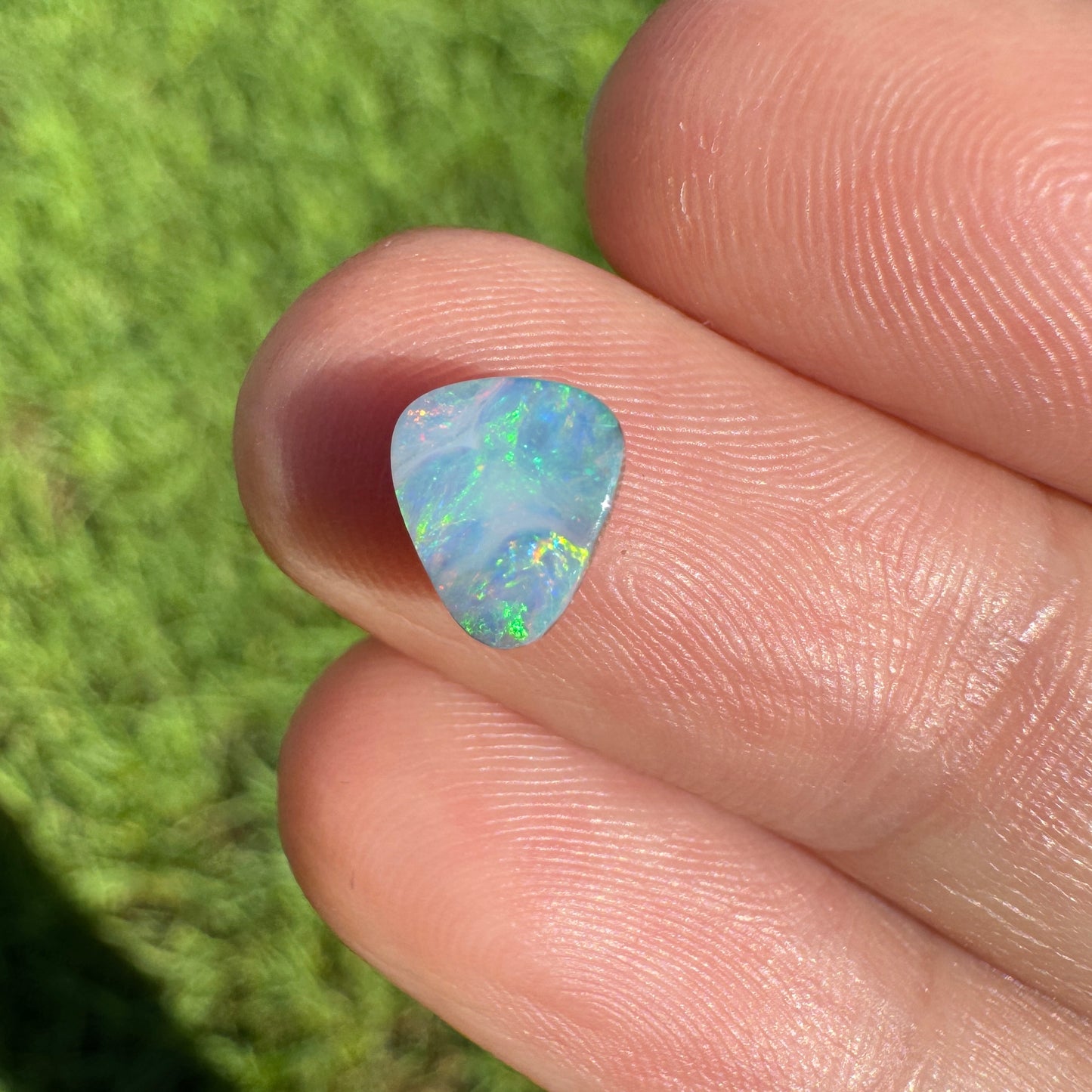 1.14 Ct extra small boulder opal