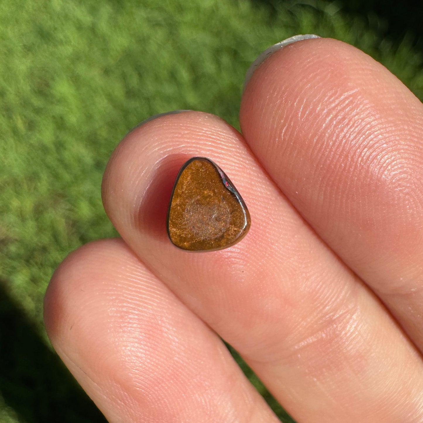 1.14 Ct extra small boulder opal