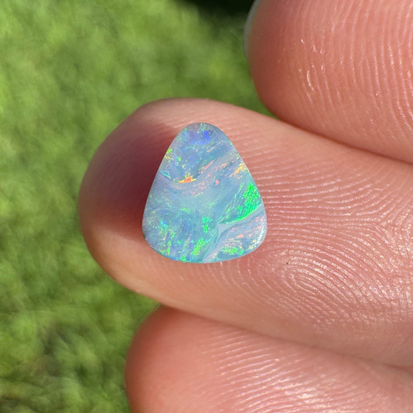 1.14 Ct extra small boulder opal