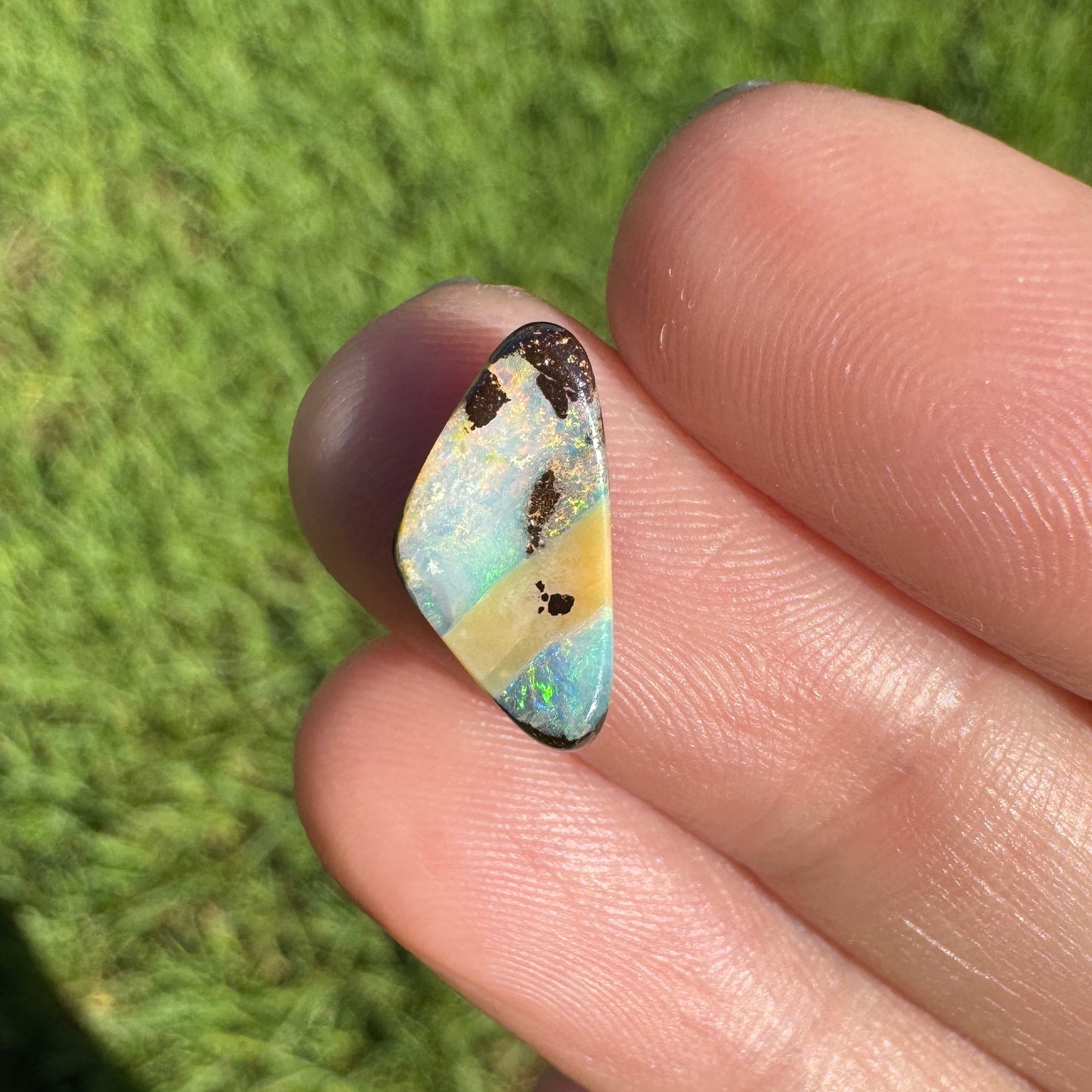 2.03 Ct small boulder opal