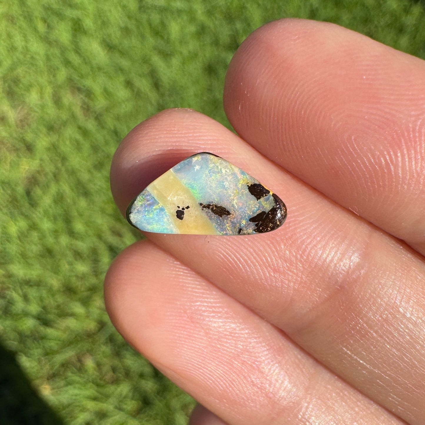 2.03 Ct small boulder opal