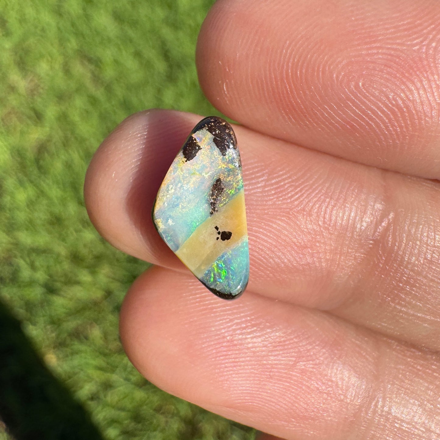 2.03 Ct small boulder opal
