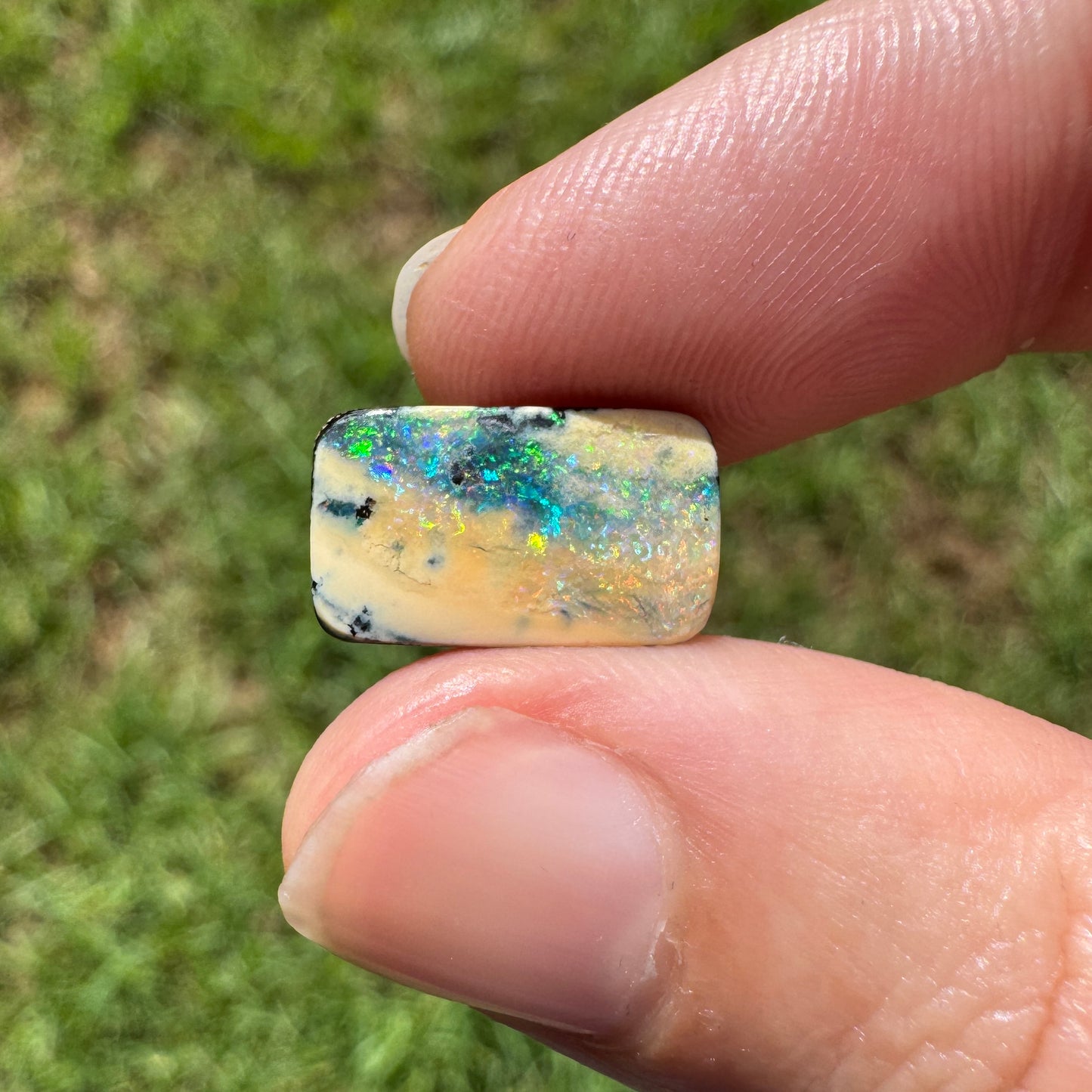 4.04 Ct caramel boulder opal