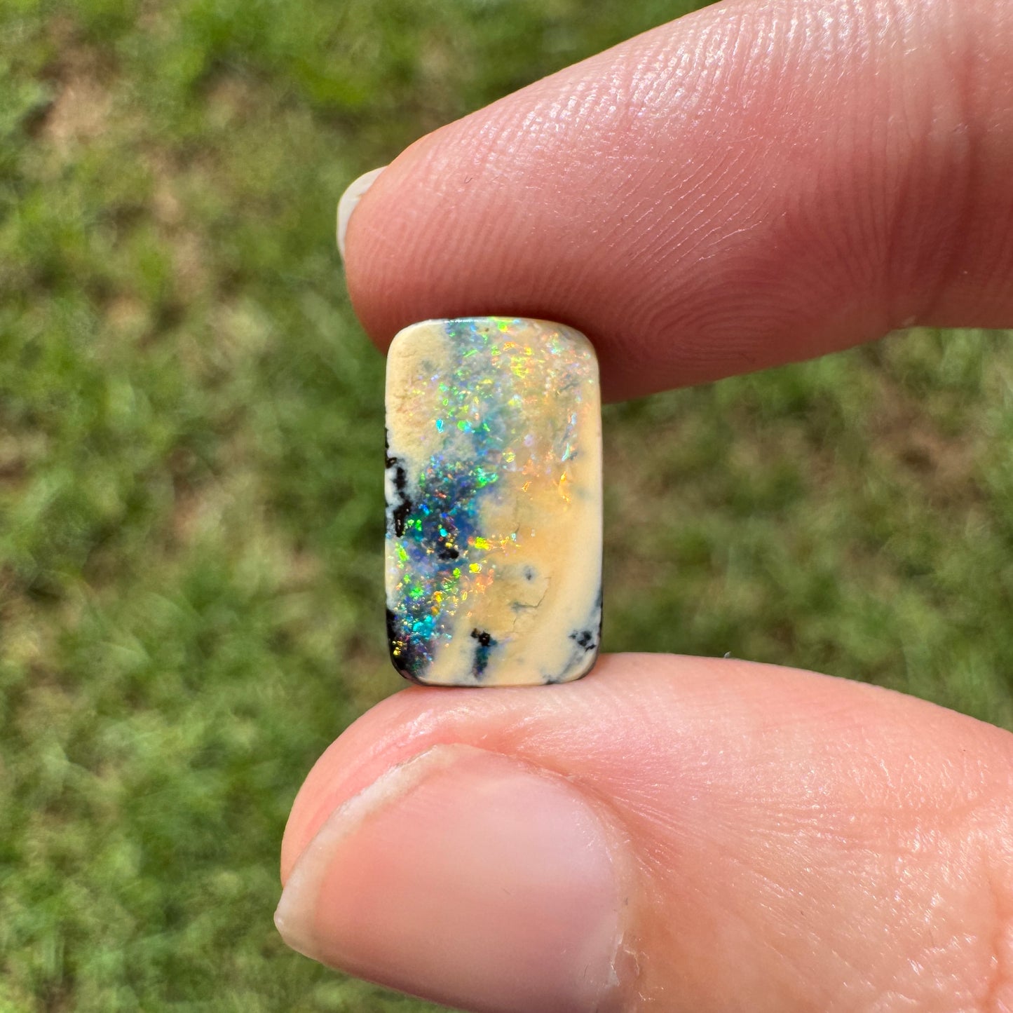 4.04 Ct caramel boulder opal