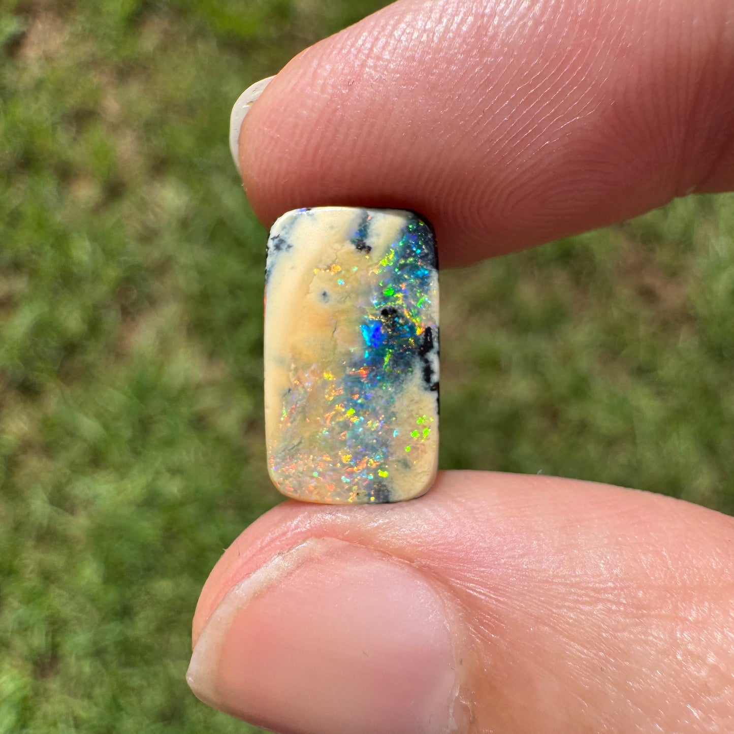 4.04 Ct caramel boulder opal
