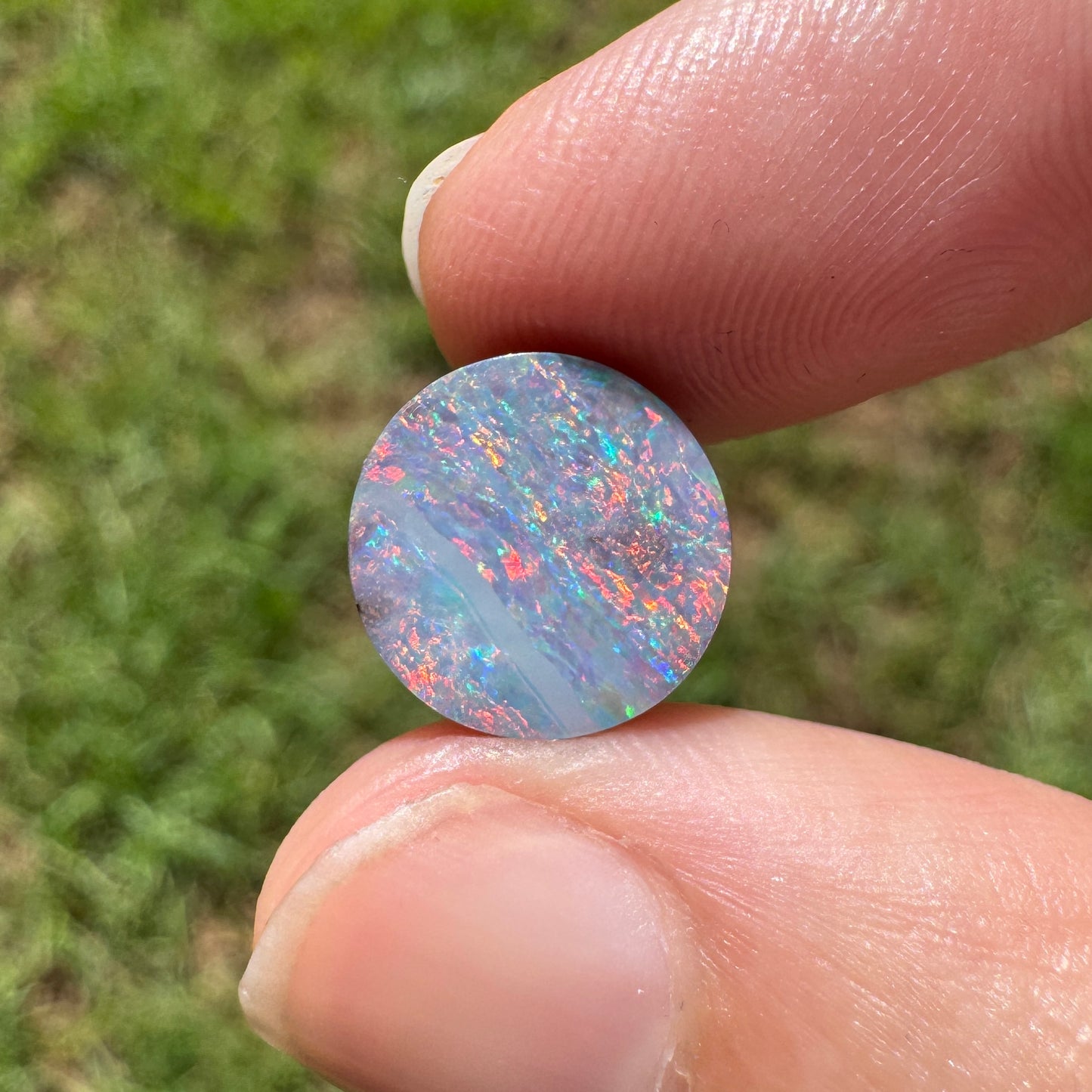 4.09 Ct circle boulder opal