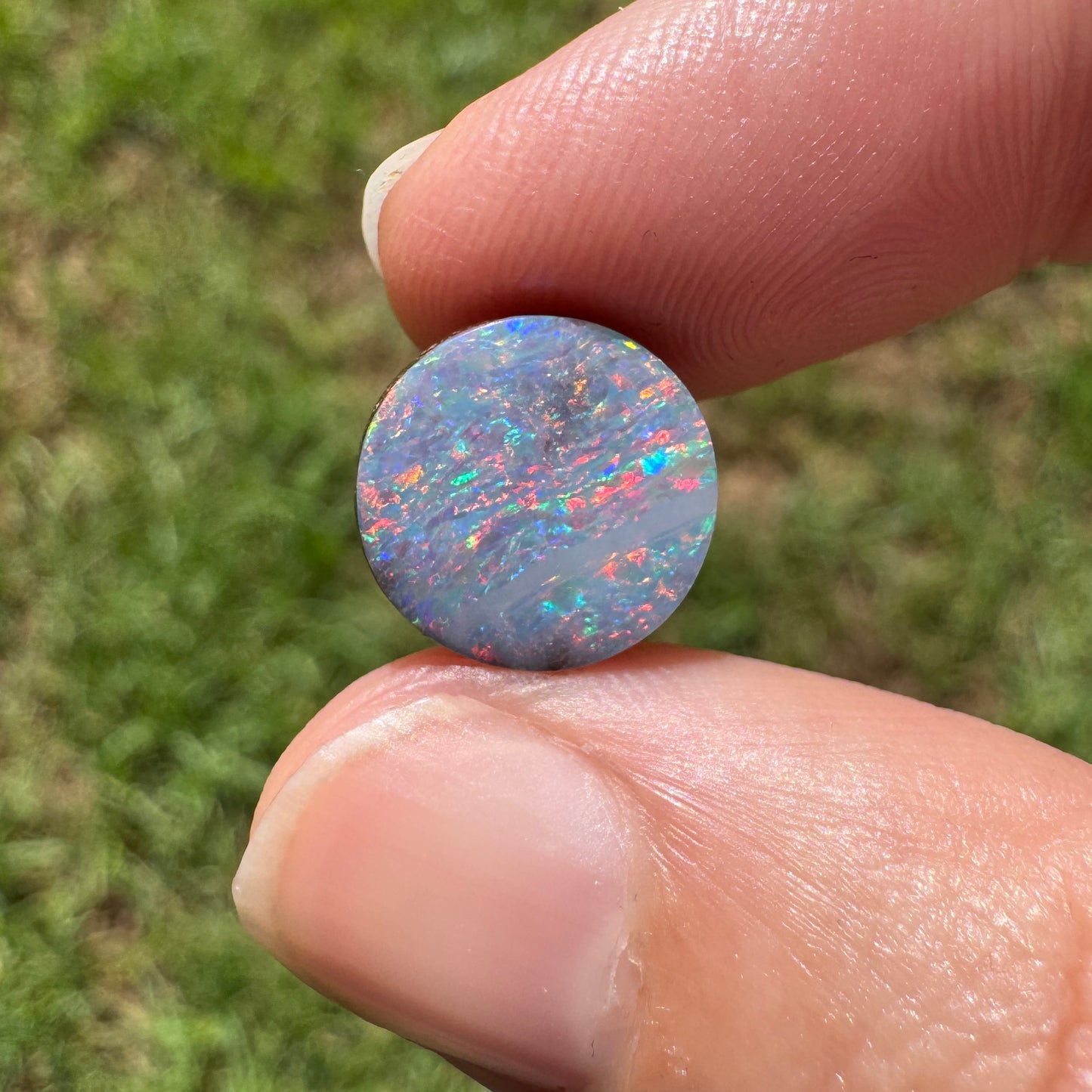 4.09 Ct circle boulder opal