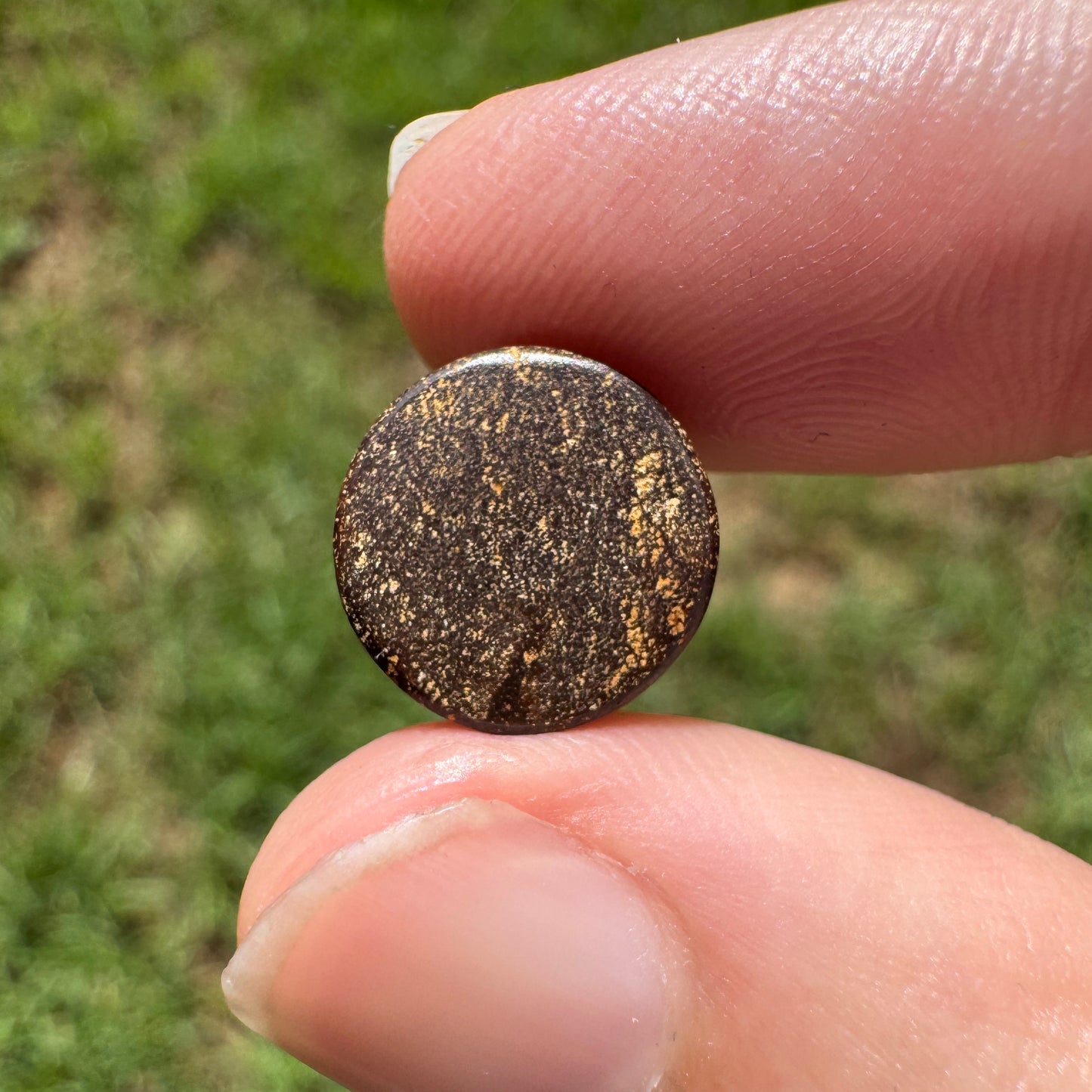 4.09 Ct circle boulder opal