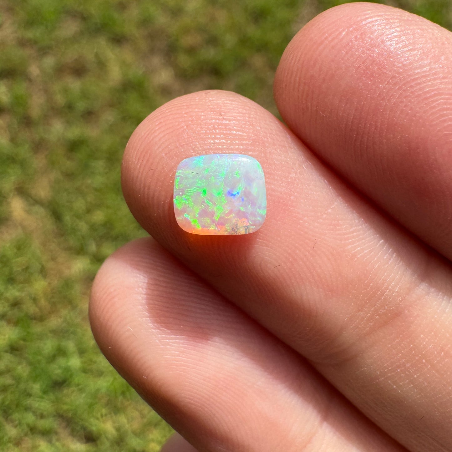 0.62 Ct extra small gem crystal opal