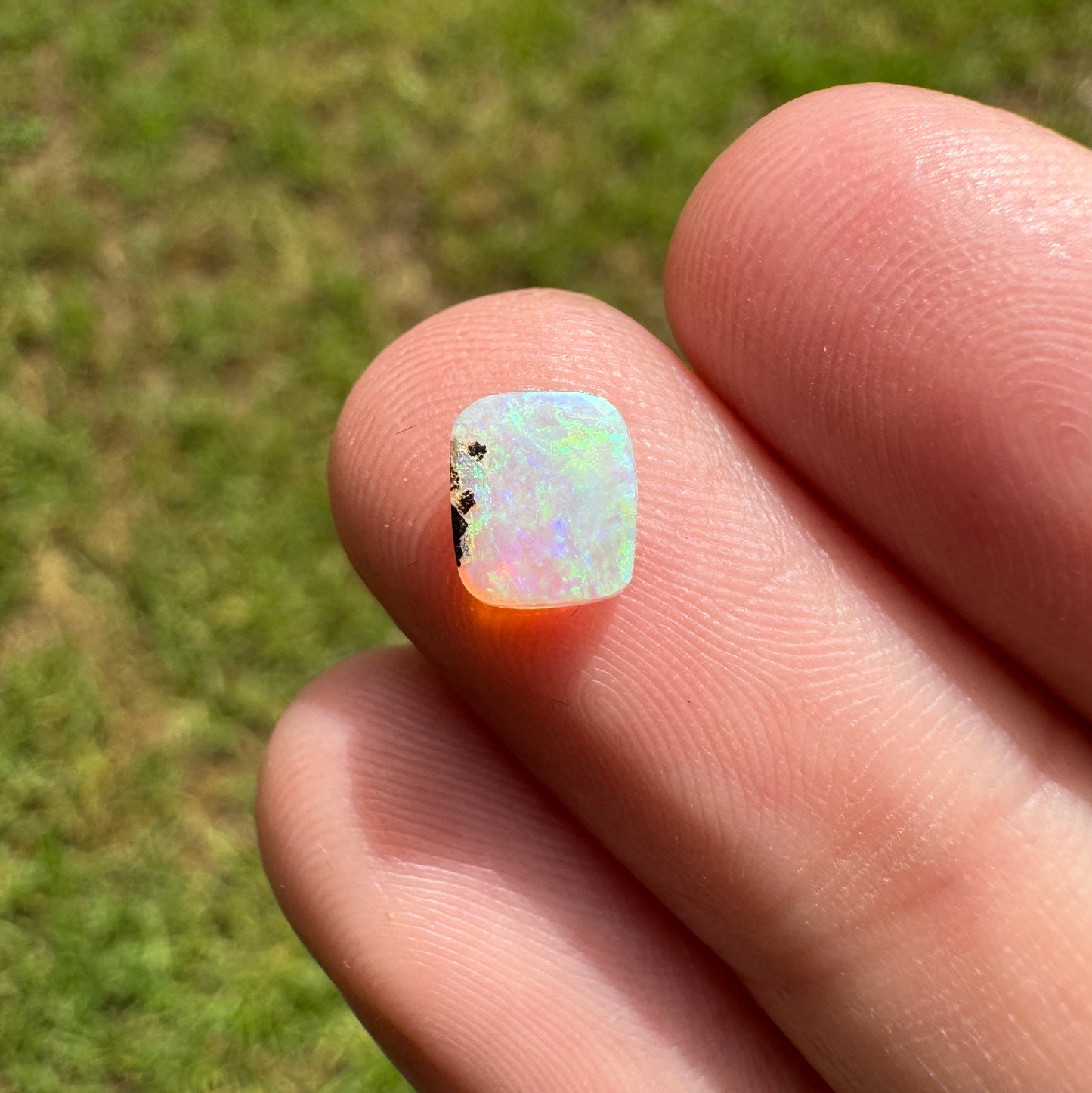 0.62 Ct extra small gem crystal opal