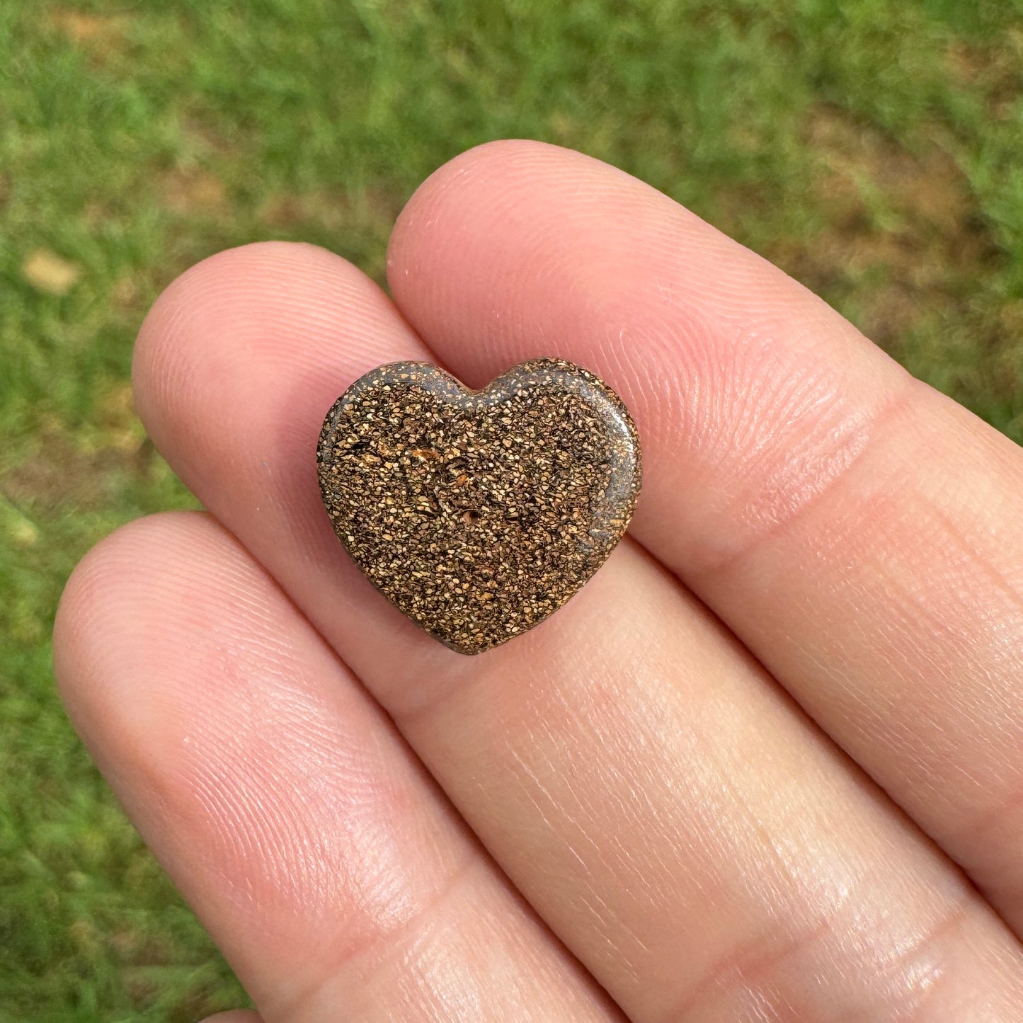 4.56 Ct heart boulder opal