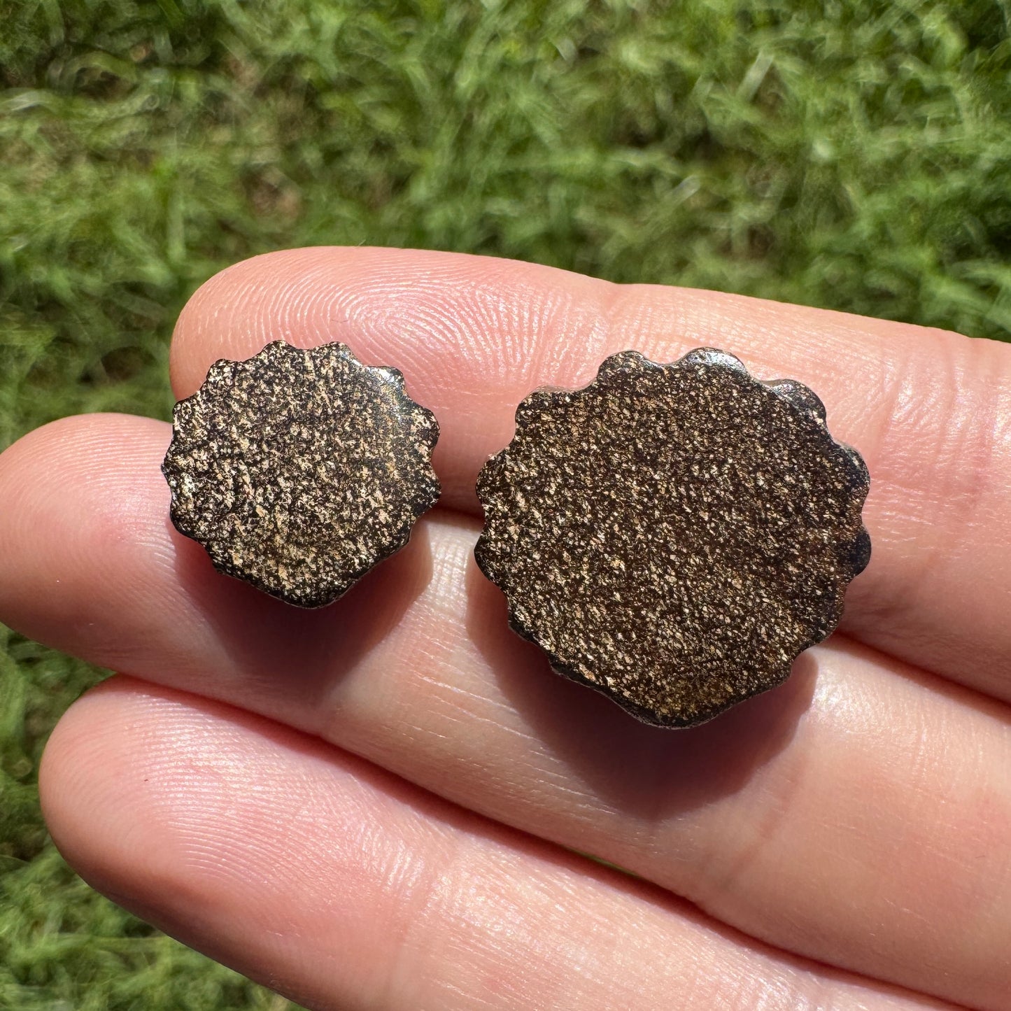 19.07 Ct two piece boulder opal shell set