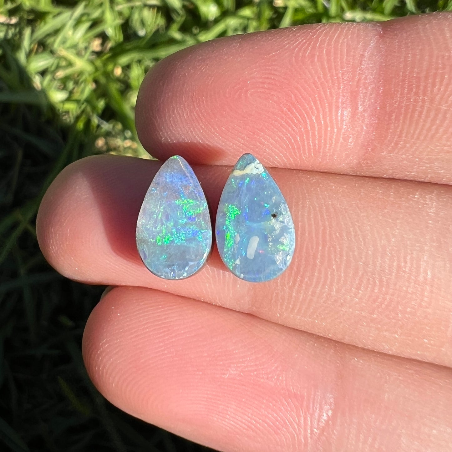 4.33 Ct boulder opal pair