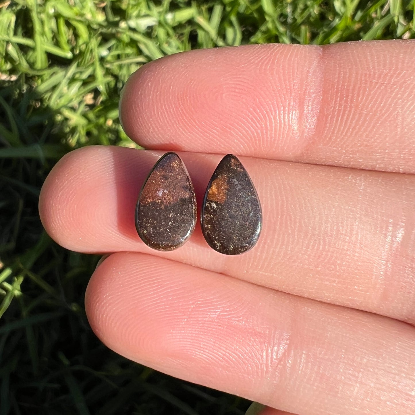 4.33 Ct boulder opal pair