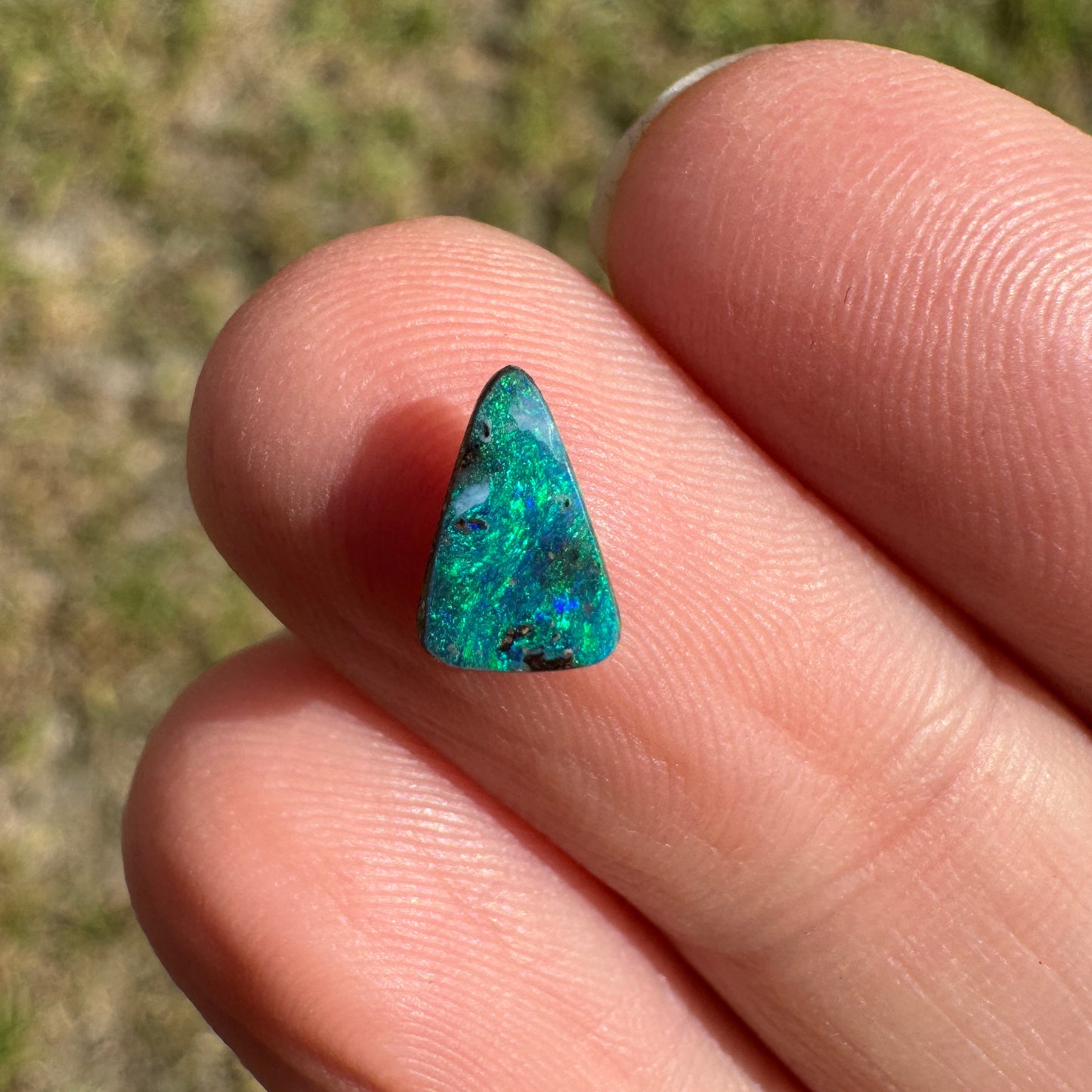 0.66 Ct extra small boulder opal