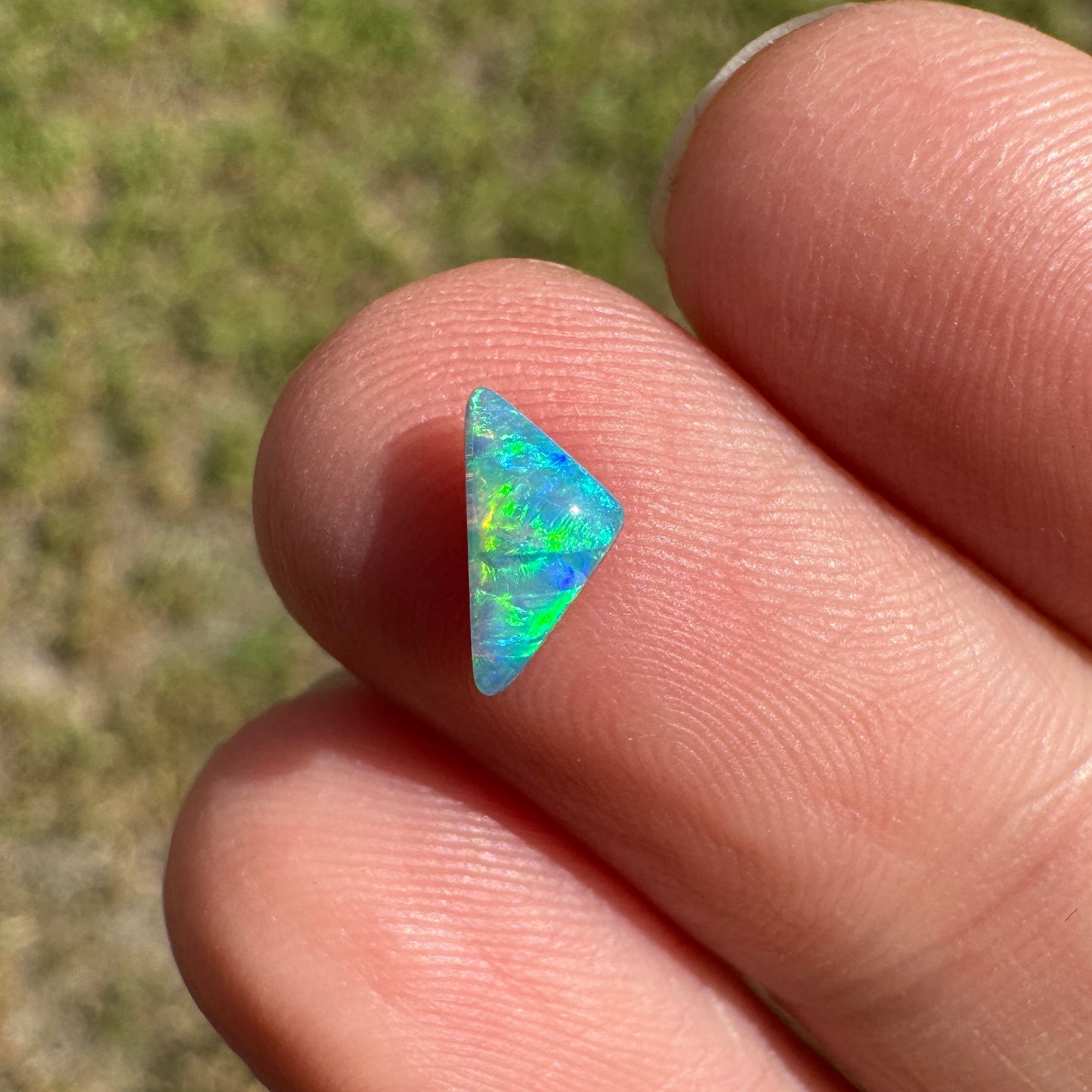 0.38 Ct extra small boulder opal
