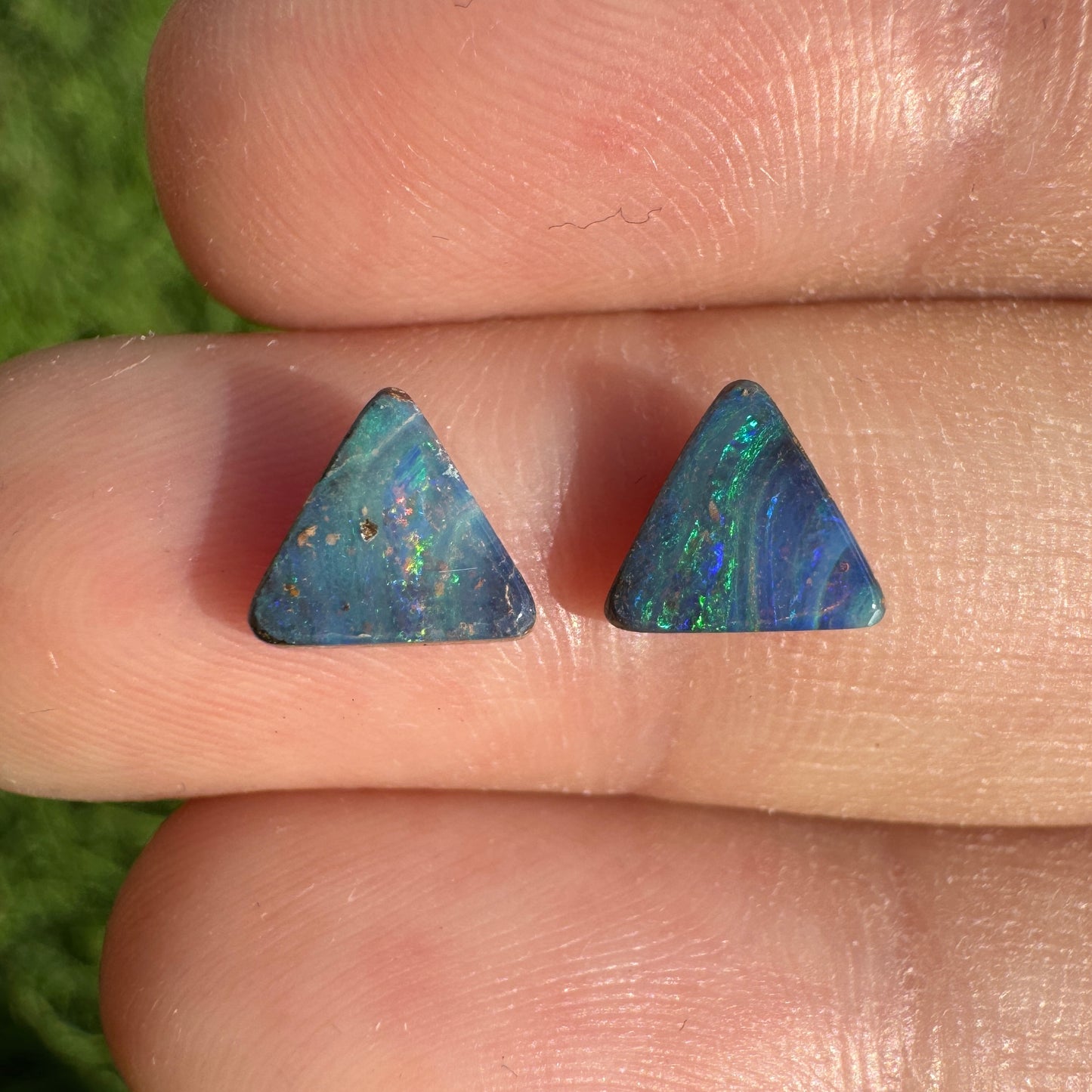 1.59 Ct extra small boulder opal pair