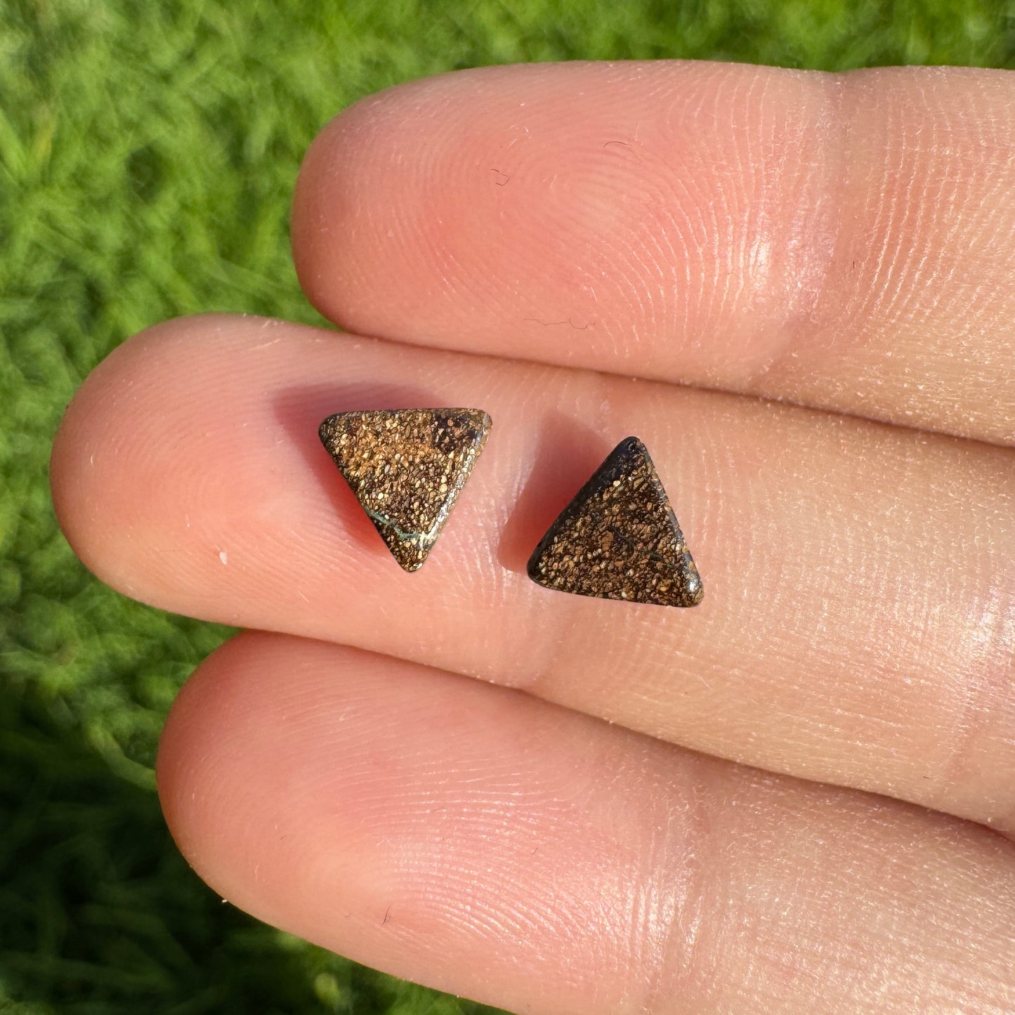 1.59 Ct extra small boulder opal pair