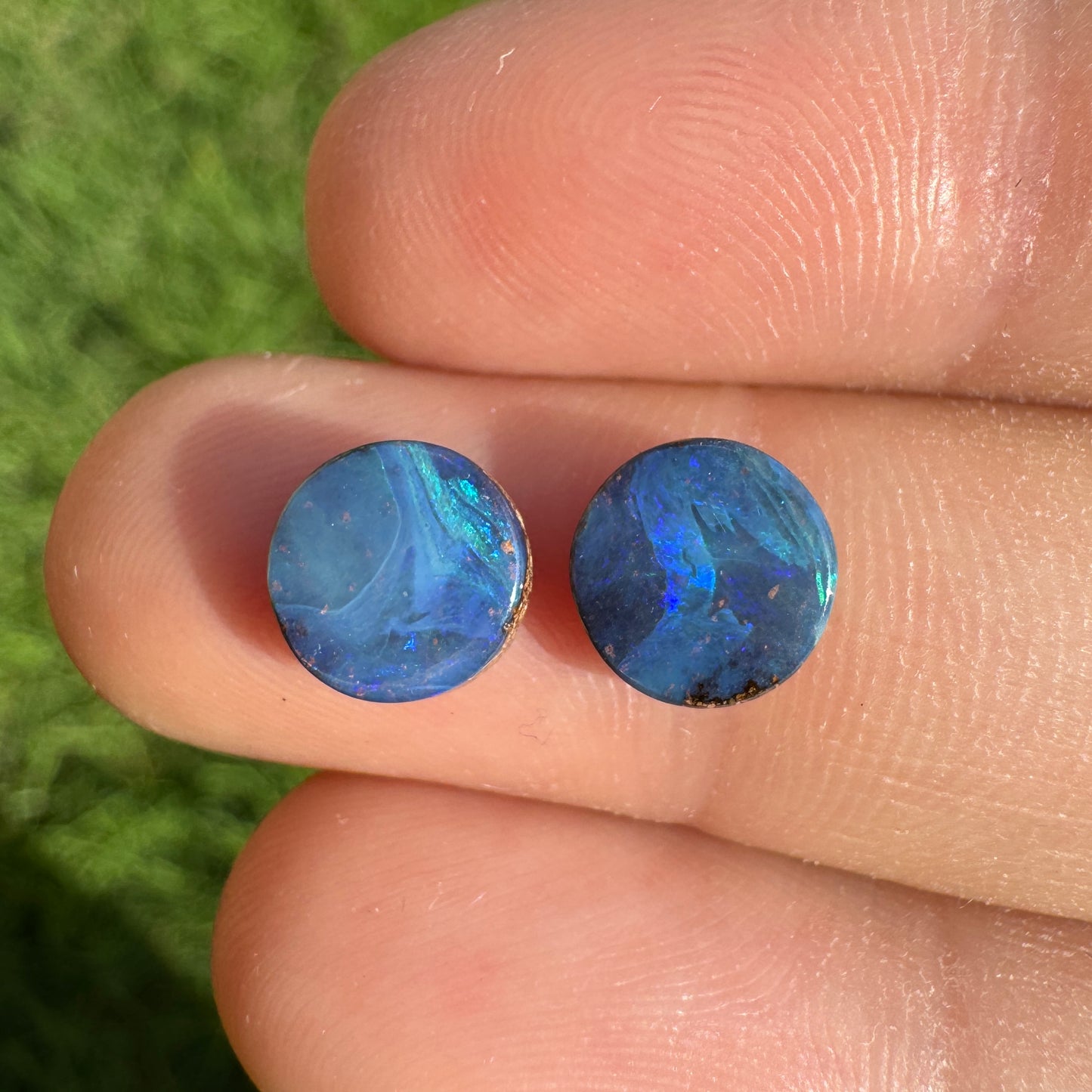 2.49 Ct circle boulder opal pair