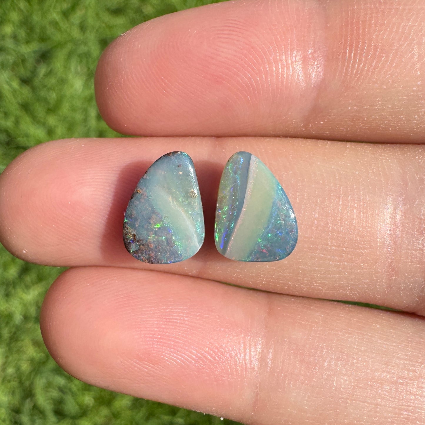 3.54 Ct small boulder opal pair