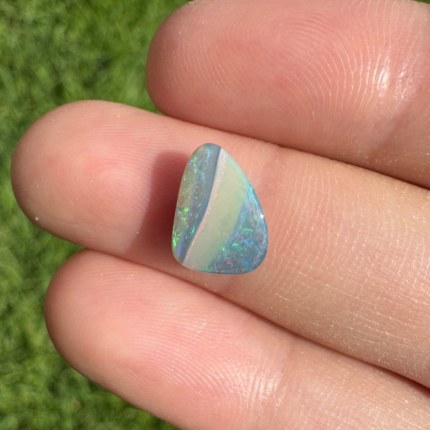 3.54 Ct small boulder opal pair