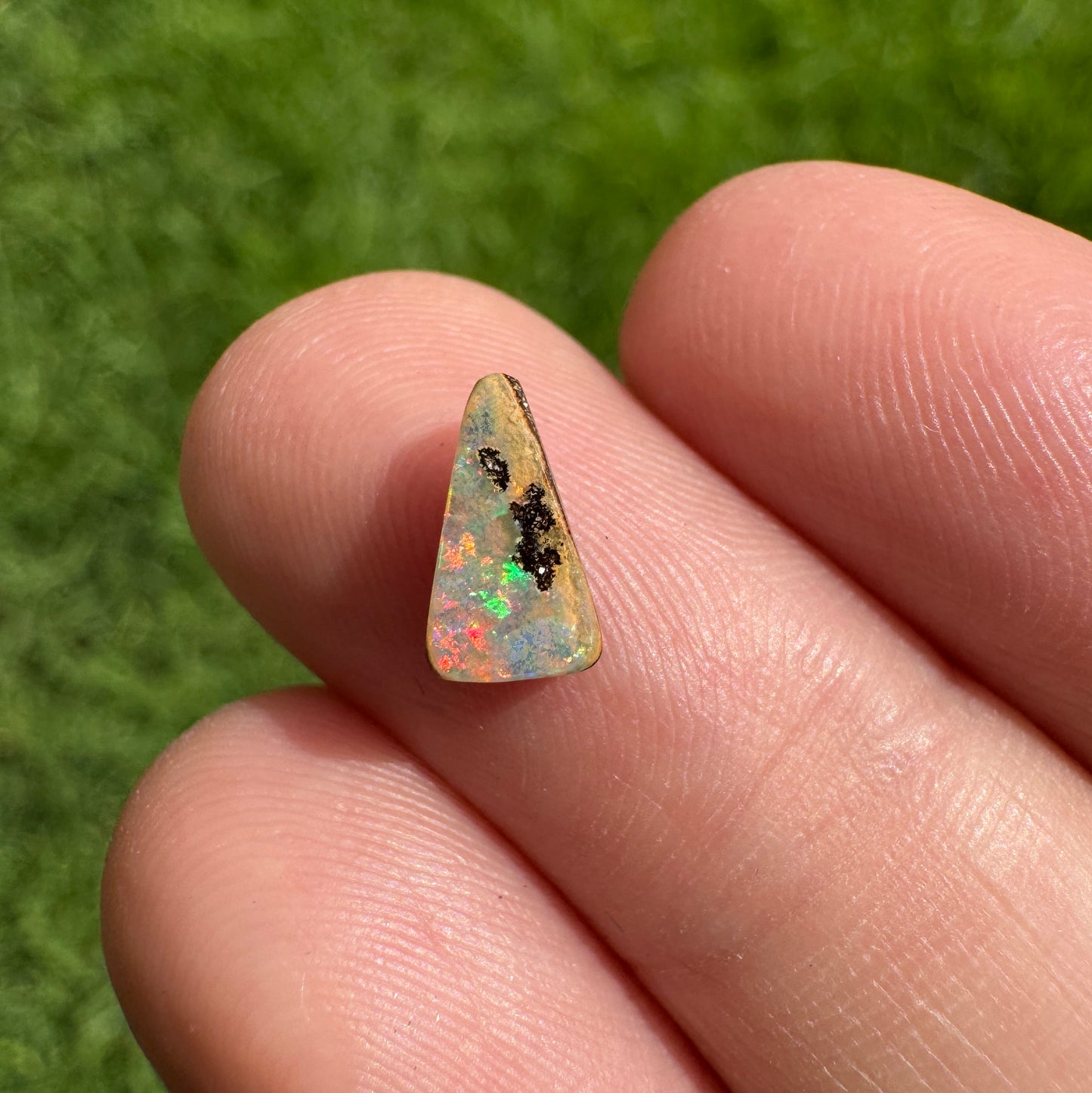 2.65 Ct two piece boulder opal set