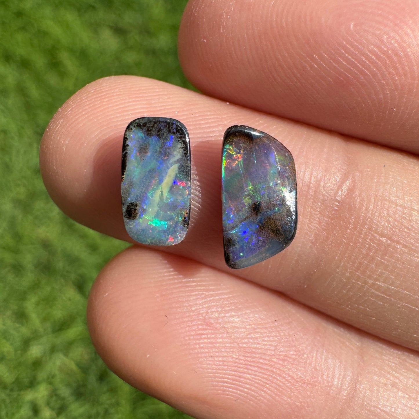 2.43 Ct two piece boulder opal set