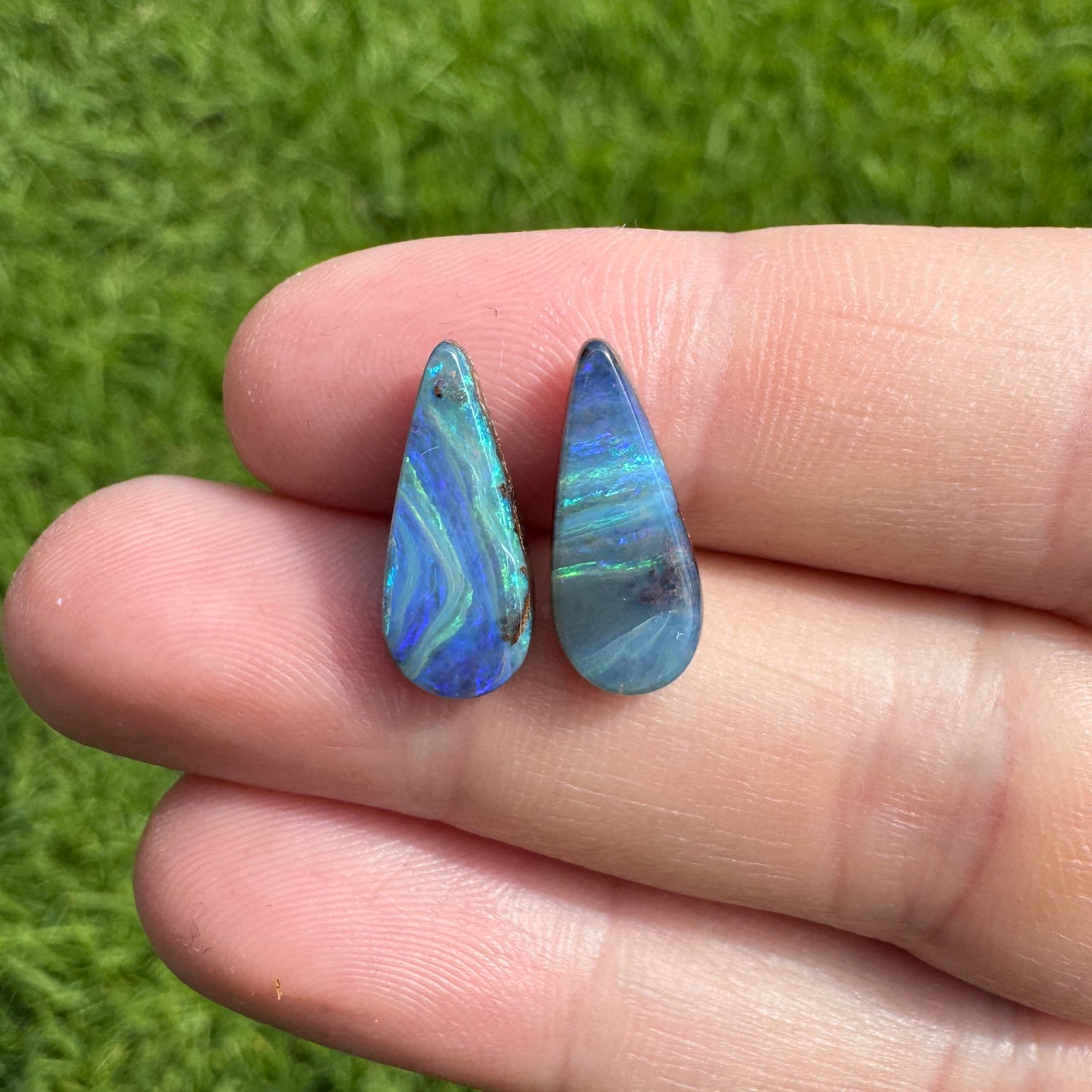 4.70 Ct teardrop boulder opal pair