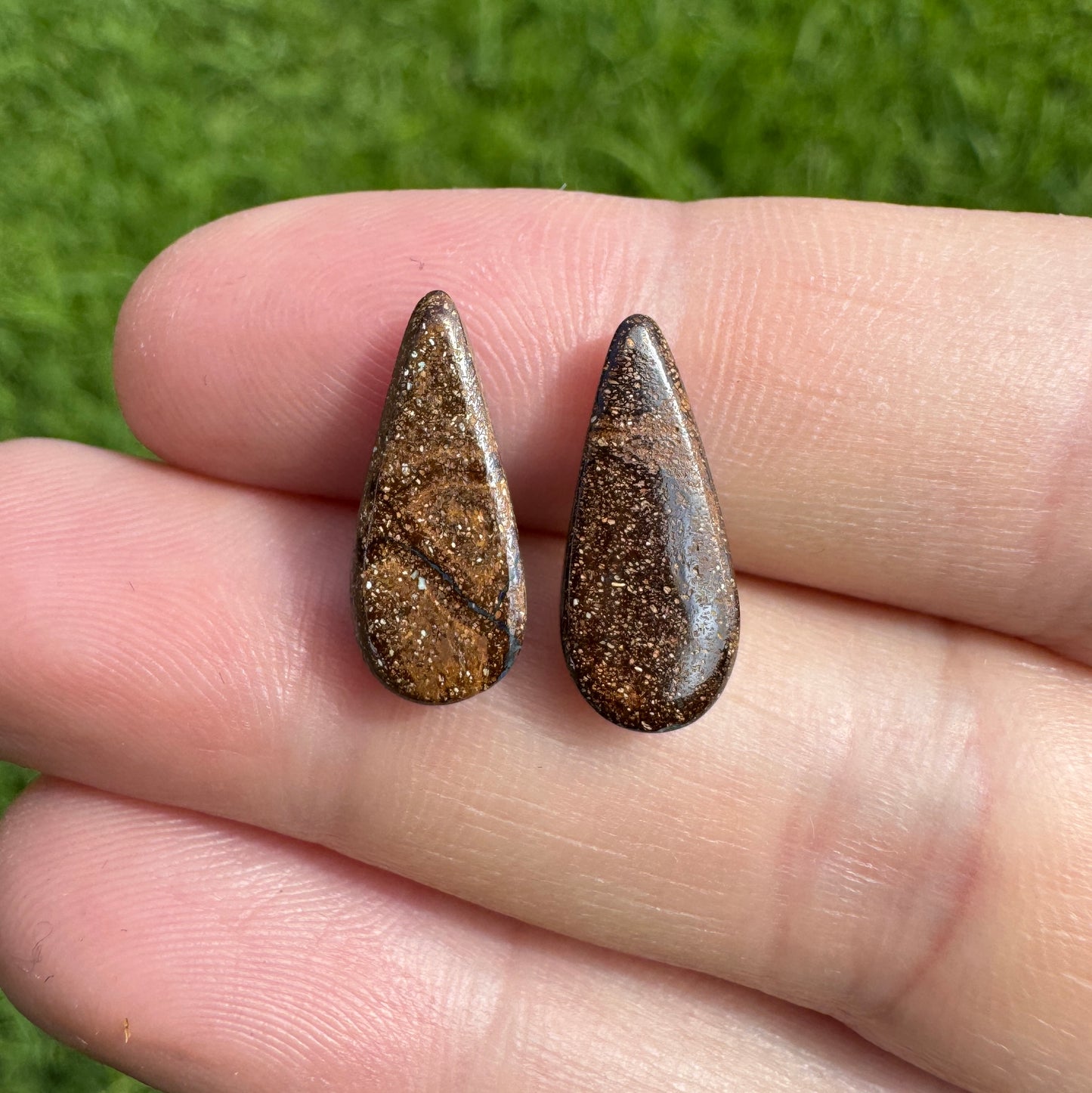 4.70 Ct teardrop boulder opal pair