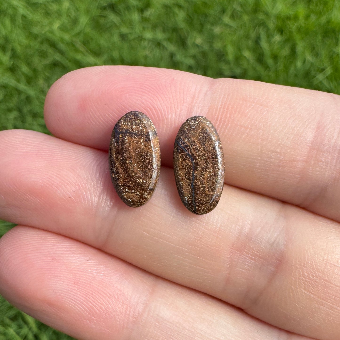 4.58 Ct oval boulder opal pair