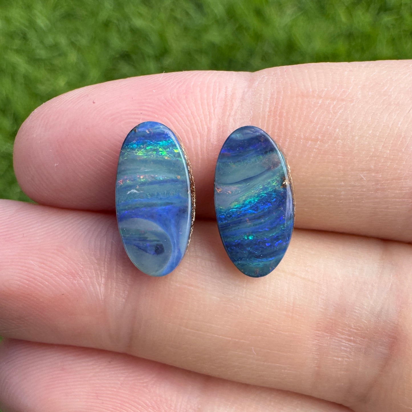 4.58 Ct oval boulder opal pair