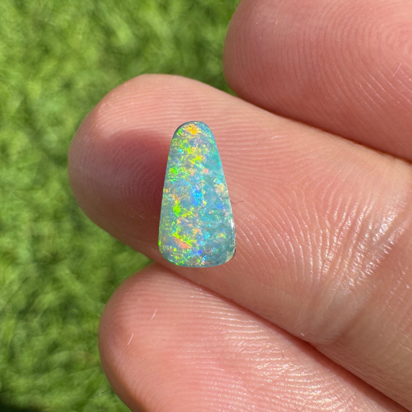 1.56 Ct small bright boulder opal pair