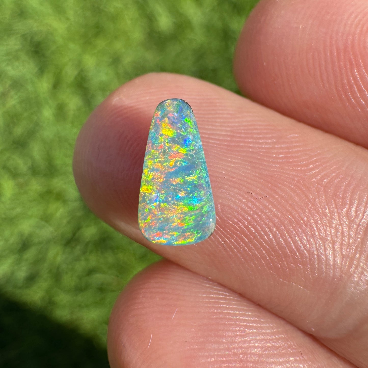 1.56 Ct small bright boulder opal pair