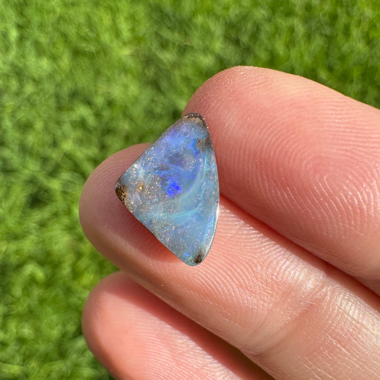2.39 Ct small boulder opal