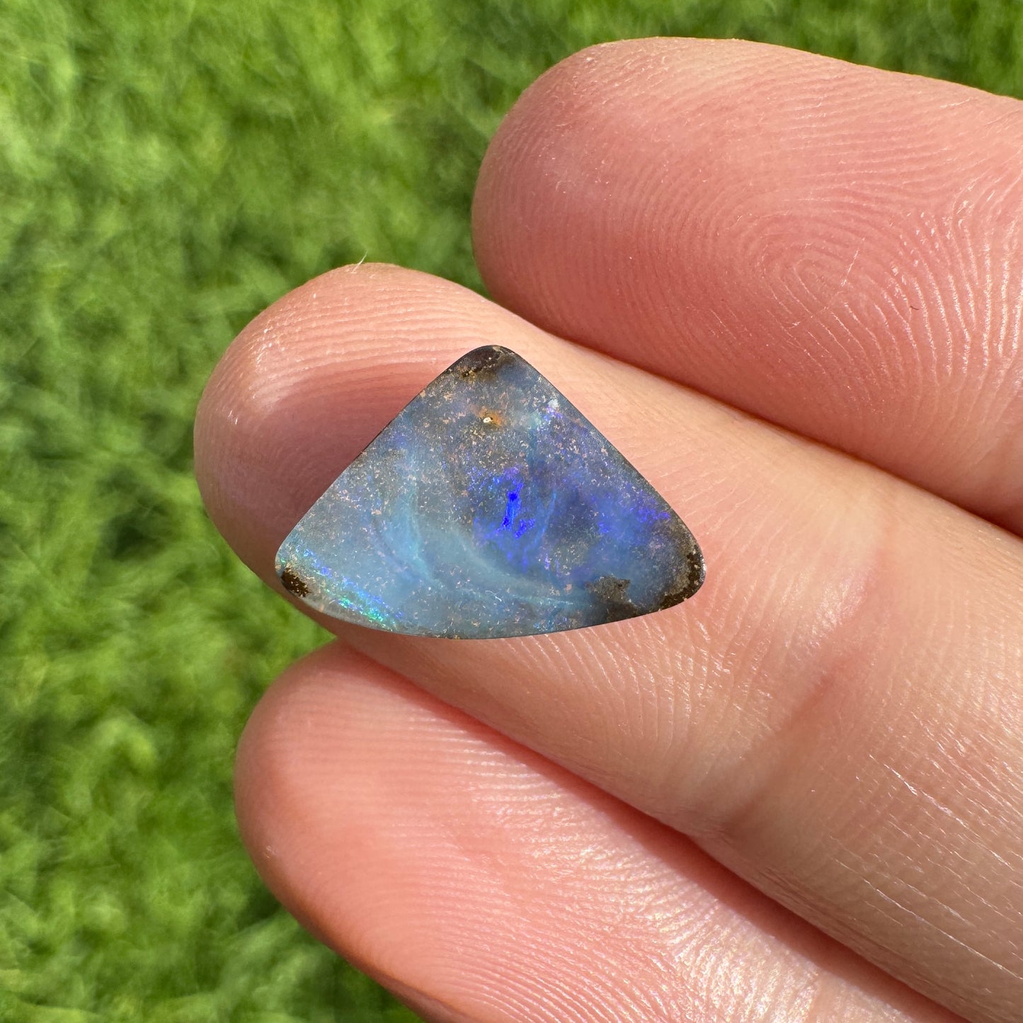 2.39 Ct small boulder opal