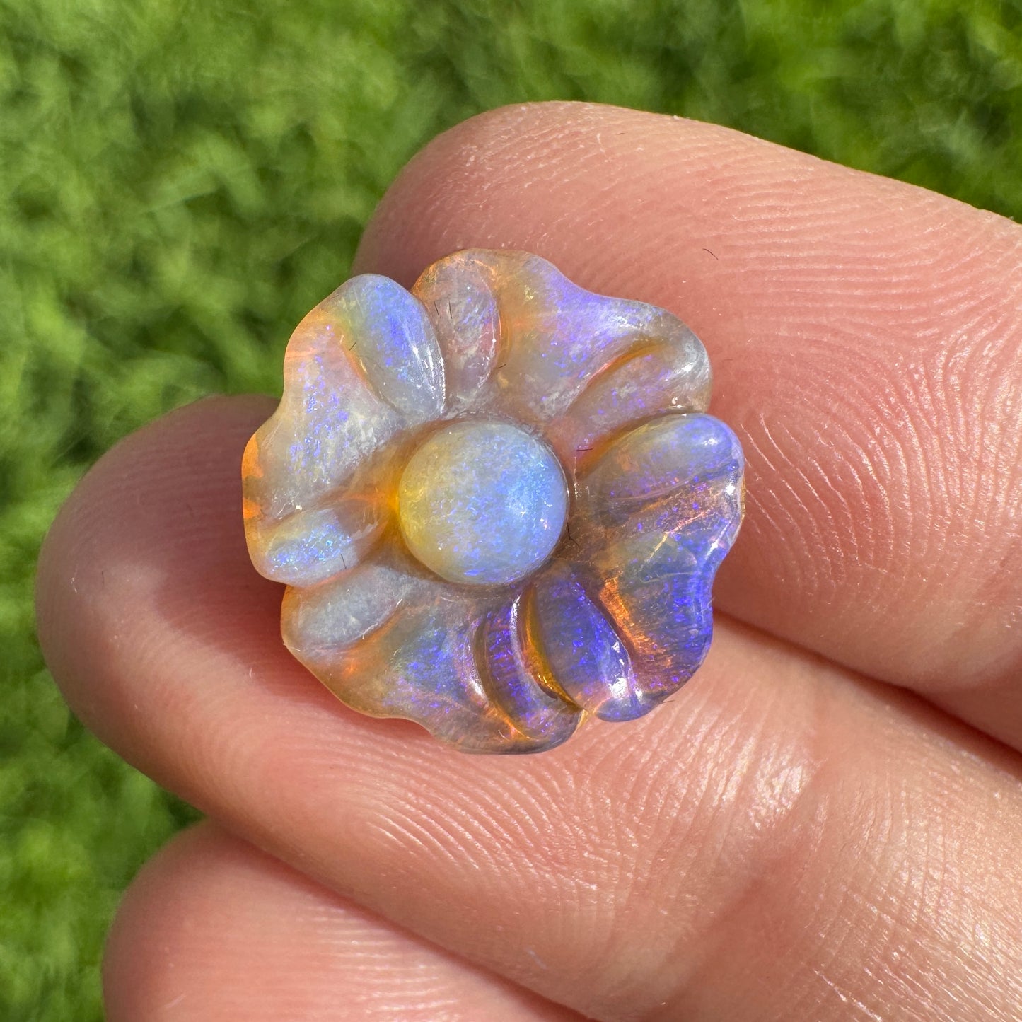 5.02 Ct carved flower opal 🌸