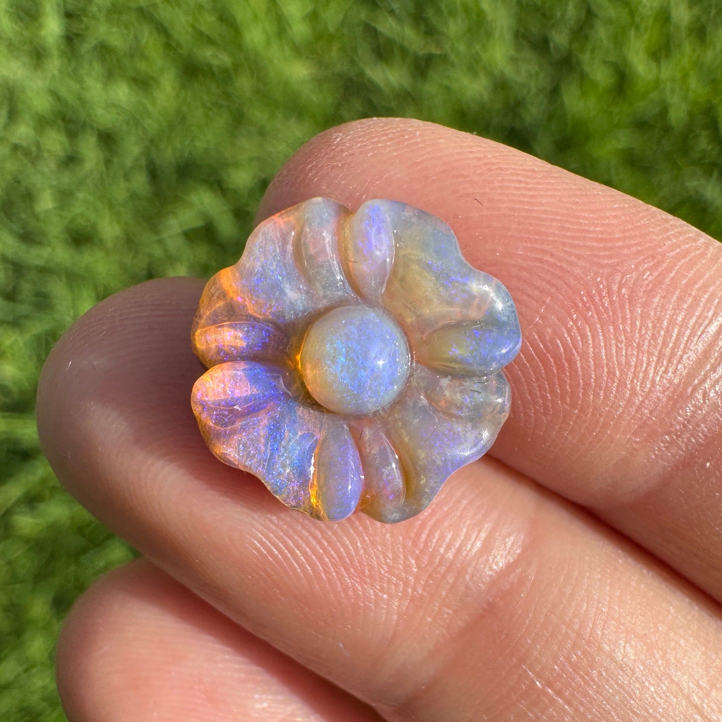 5.02 Ct carved flower opal 🌸
