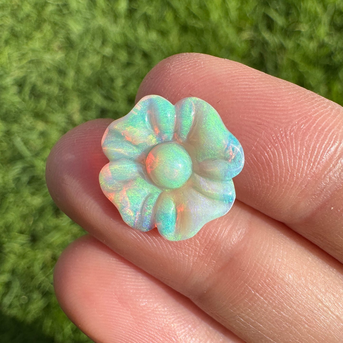 3.19 Ct carved flower opal 🌸