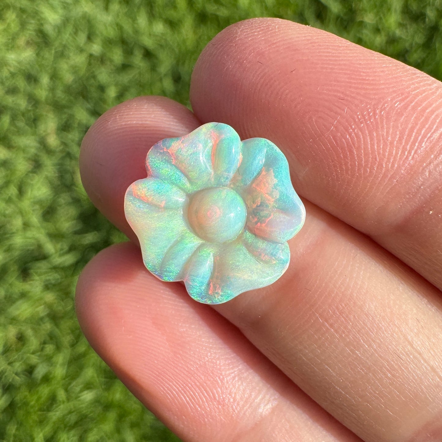 3.19 Ct carved flower opal 🌸