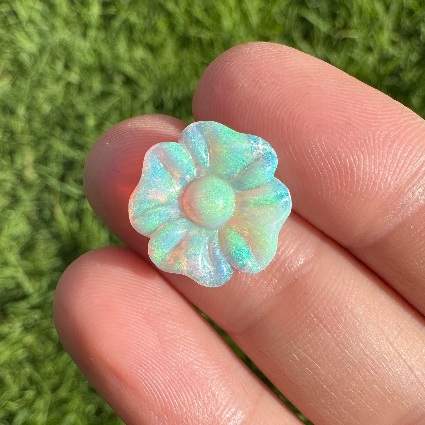 3.19 Ct carved flower opal 🌸