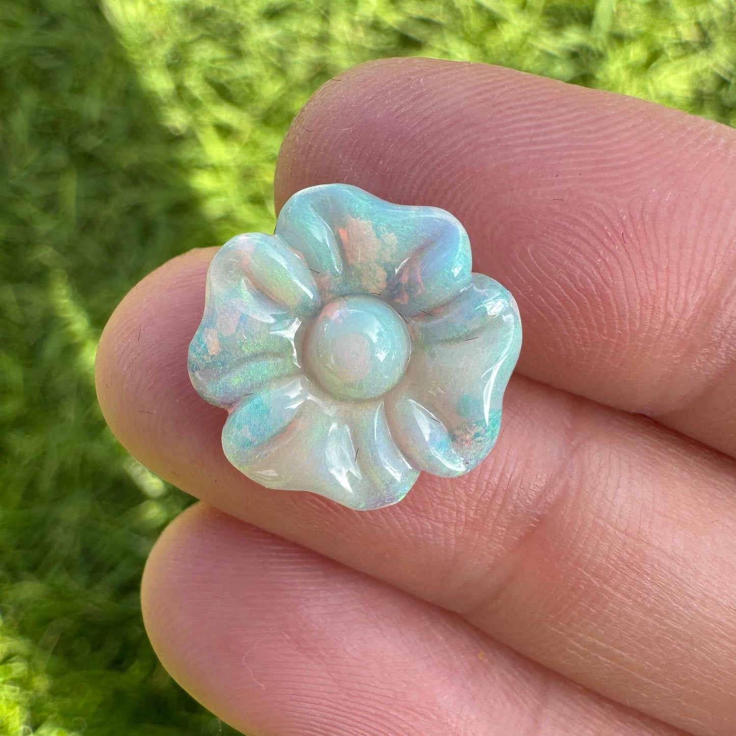 3.19 Ct carved flower opal 🌸