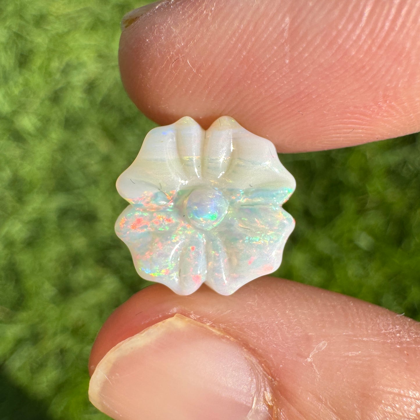 3.20 Ct carved flower opal 🌸