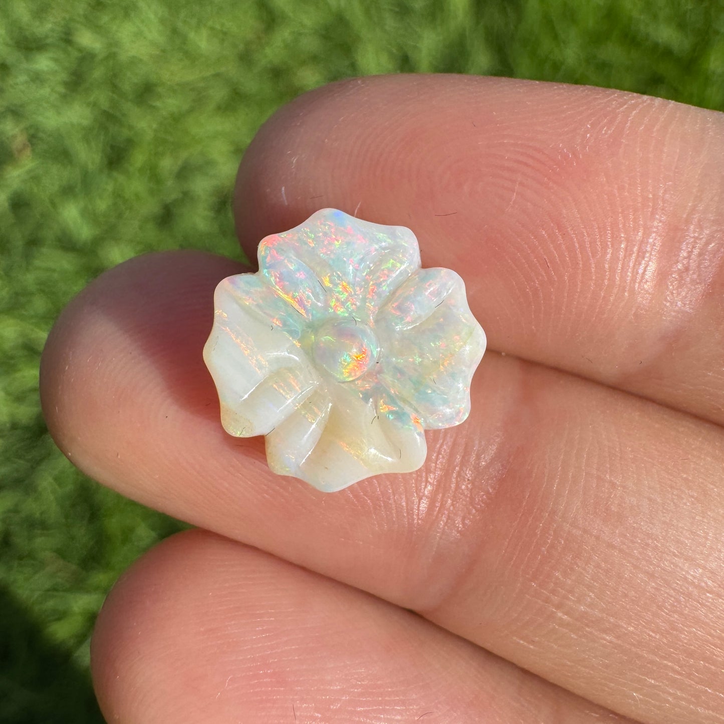 3.20 Ct carved flower opal 🌸
