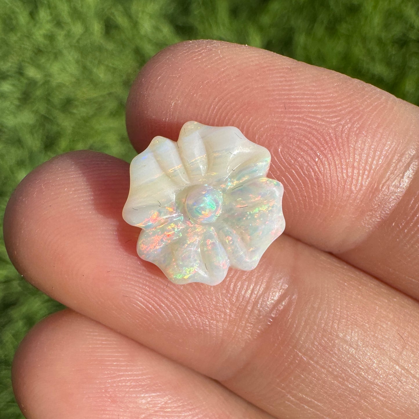 3.20 Ct carved flower opal 🌸