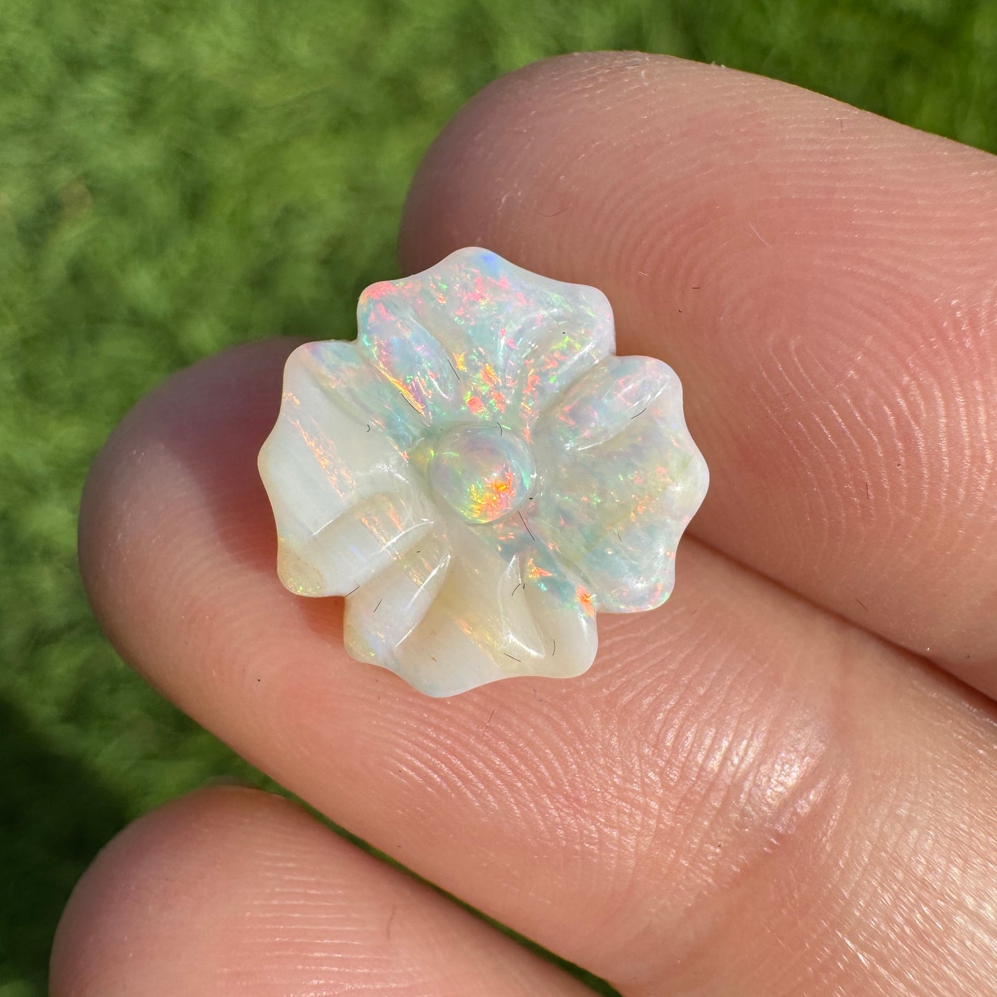 3.20 Ct carved flower opal 🌸