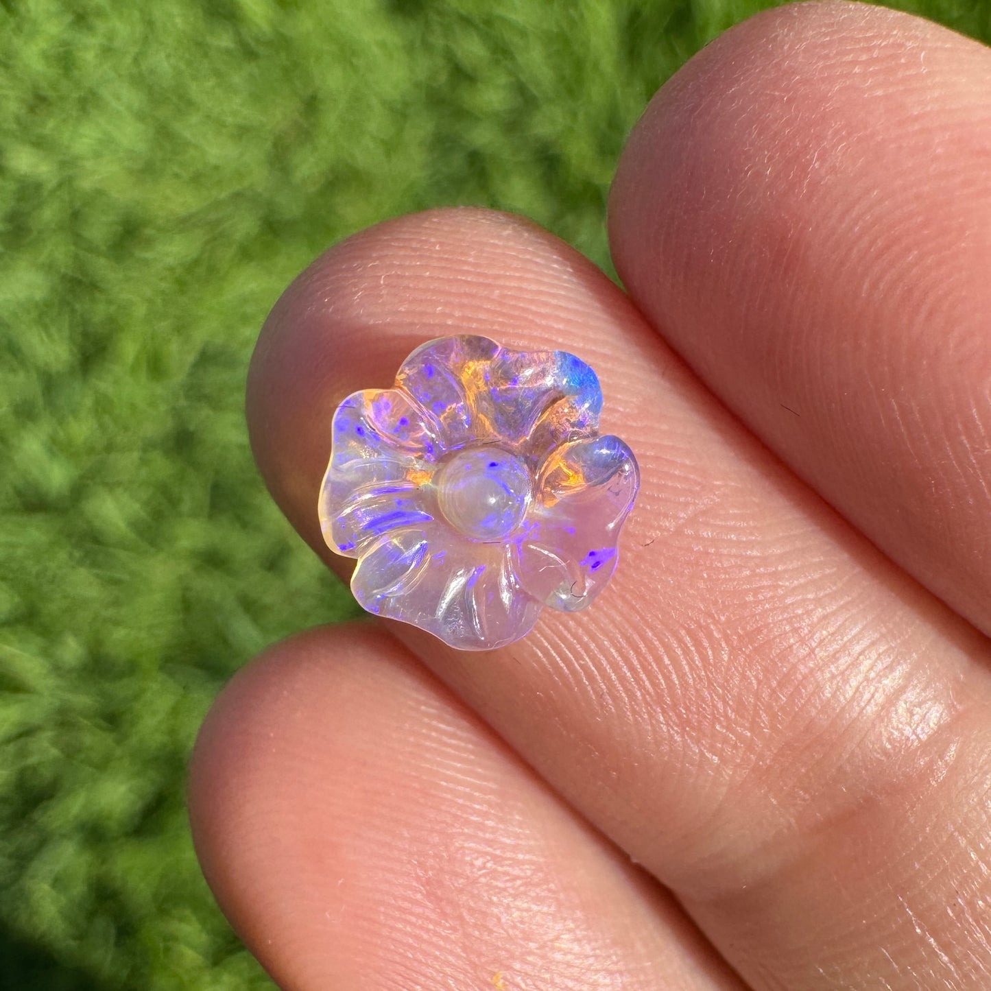 1.21 Ct carved flower opal 🌸