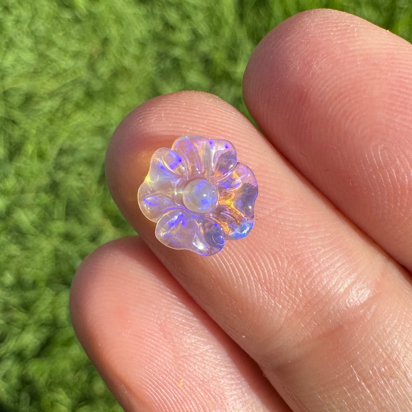1.21 Ct carved flower opal 🌸